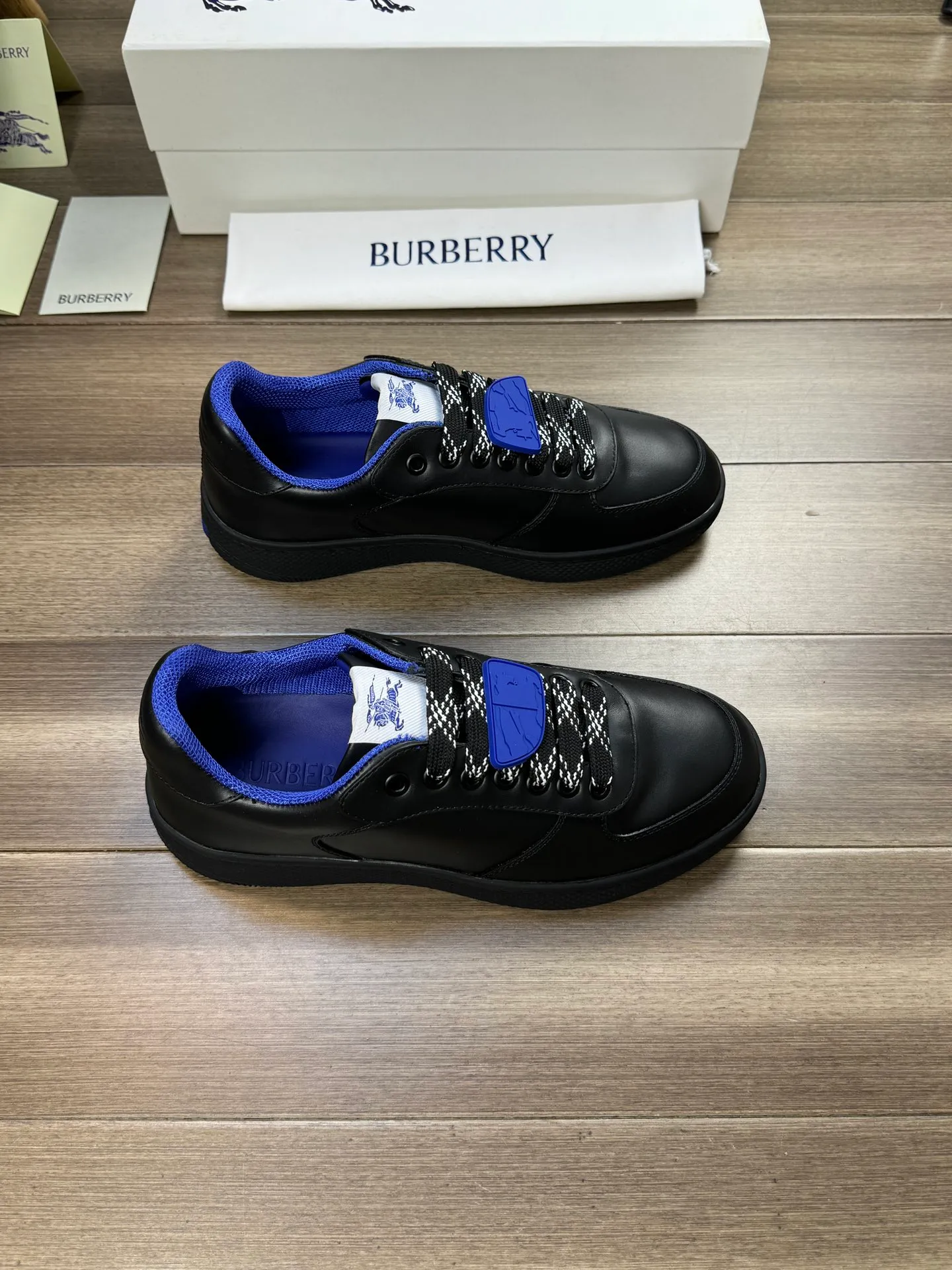 P420 [BURBERRY] Burberry - Upper: imported 🔝 Napa calfskin, tongue brand cloth label - Inner lining: canvas lining - Outsole: rubber; two-color molded outsole - Super high quality control, fine workmanship: highlighted (high-end, extravagance, grade) -Size: 38-44 (Male 45, can be customized)